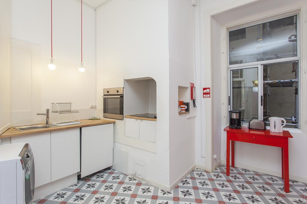 ליסבון 5 Sins Chiado Hostel מראה חיצוני תמונה