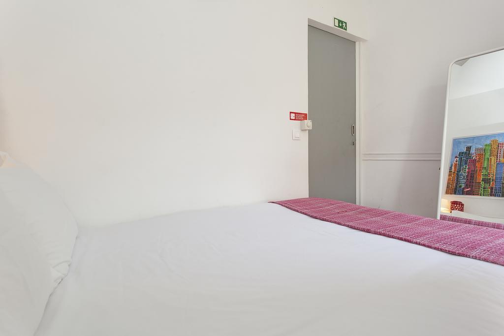 ליסבון 5 Sins Chiado Hostel חדר תמונה