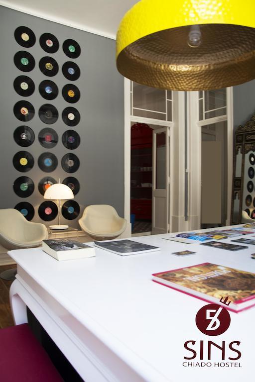 ליסבון 5 Sins Chiado Hostel מראה חיצוני תמונה