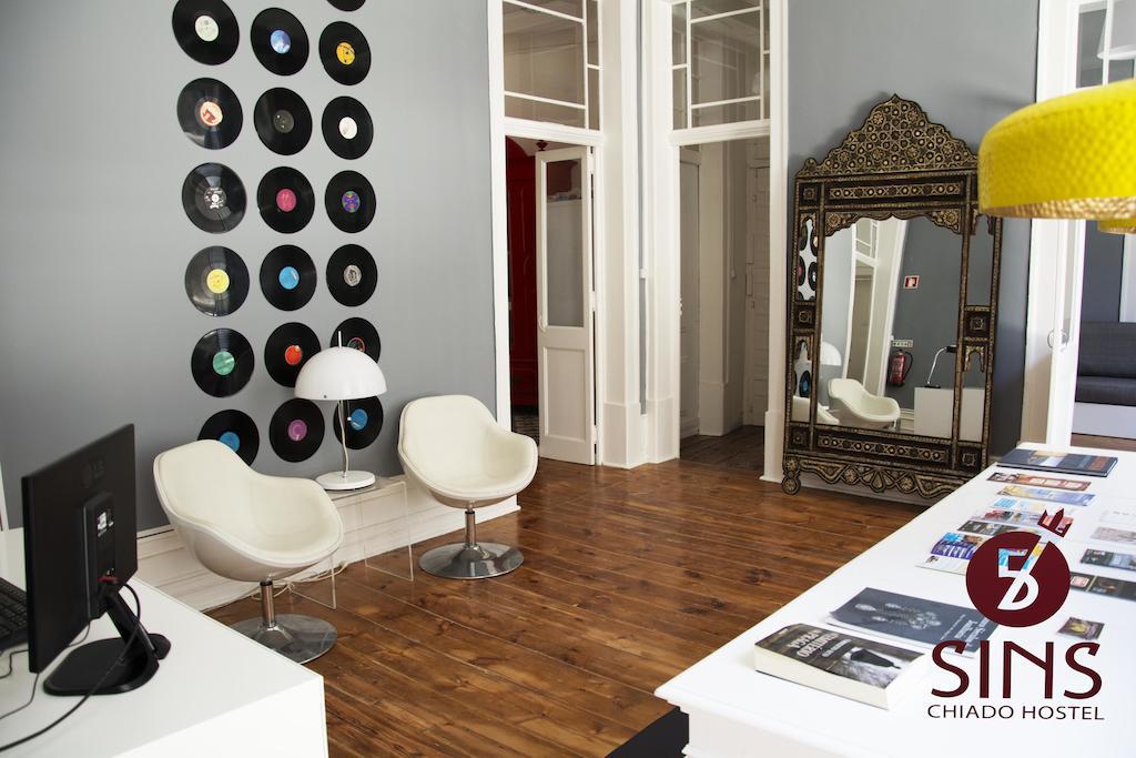 ליסבון 5 Sins Chiado Hostel מראה חיצוני תמונה