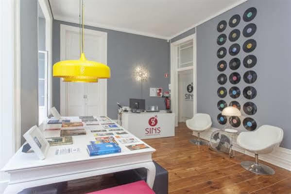 ליסבון 5 Sins Chiado Hostel מראה חיצוני תמונה